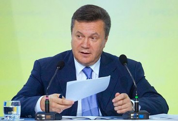 Янукович разрешил нотариусам регистрировать имущественные права