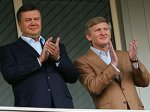 В Донецке школьников заставляют изучать Ахметова и Януковича