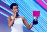 На премии Video Music Awards главный приз за лучший клип достался Рианне