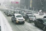 Украинских водителей просят воздержаться от поездок на собственном транспорте.