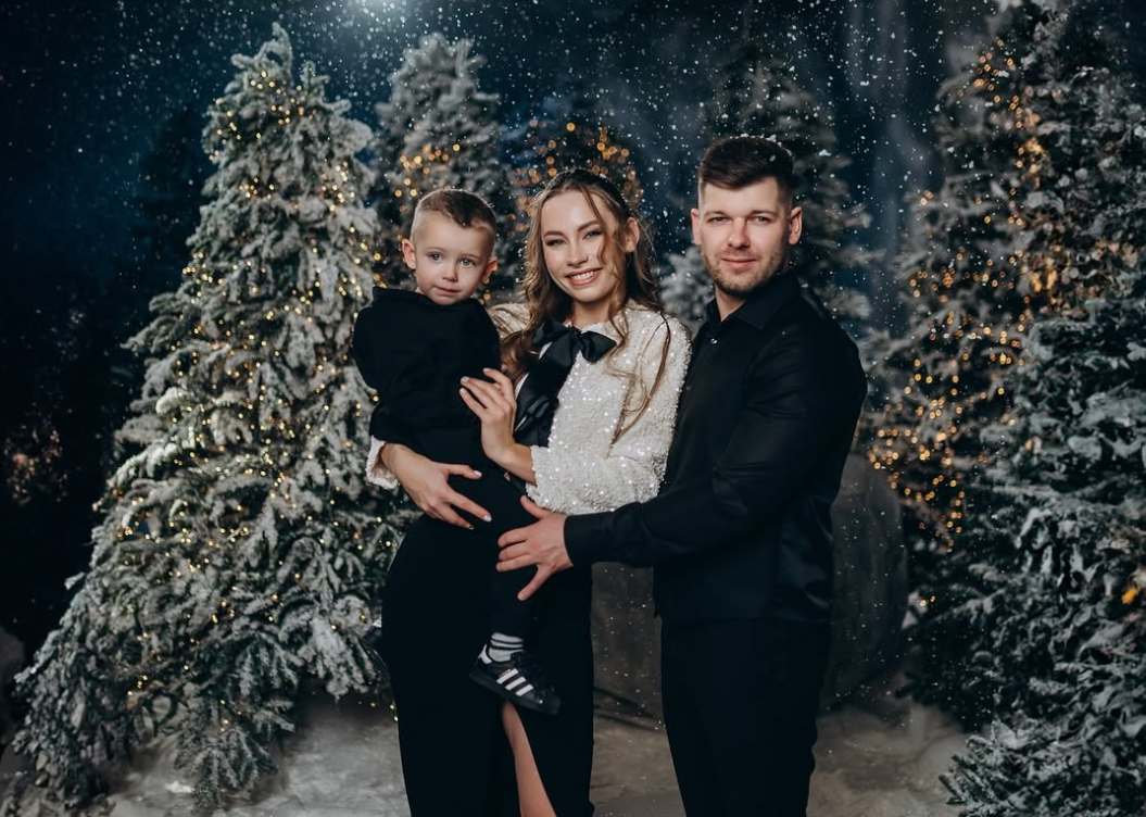 Михайло Хомич з дружиною та сином