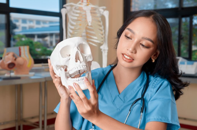 хрустит челюсть при открывании рта